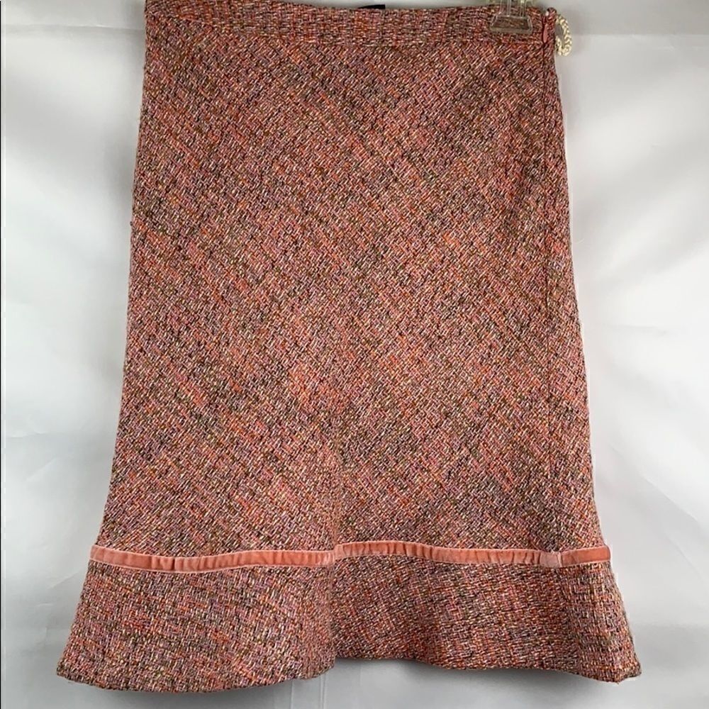 Gap pink tweed skirt with velvet and ruffle detail